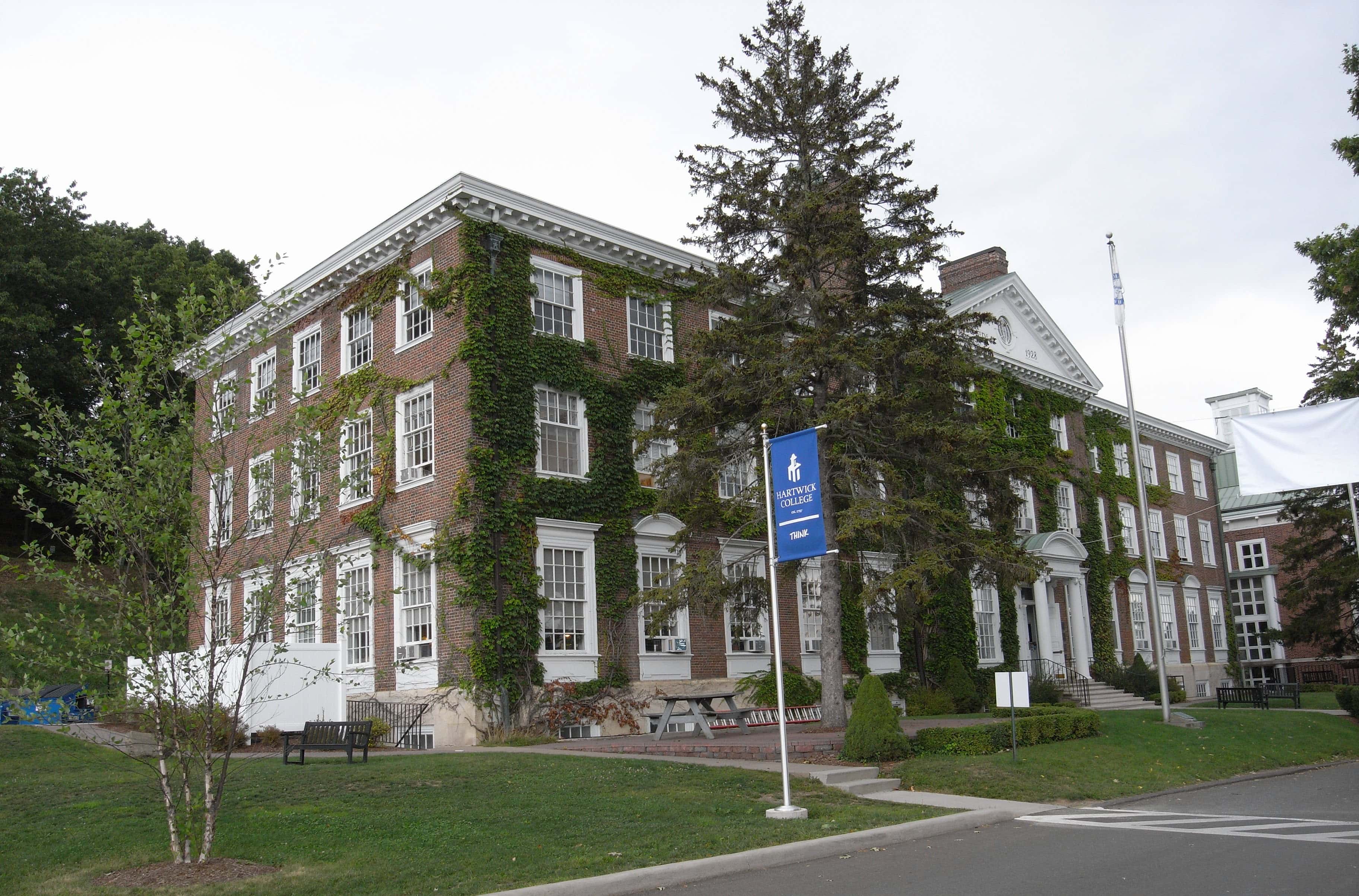 What are the easiest colleges to get into in New York? Achievable